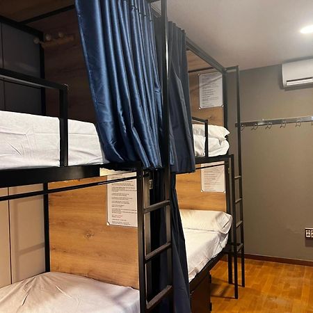 Hostel Estrella 20 Мадрид Экстерьер фото