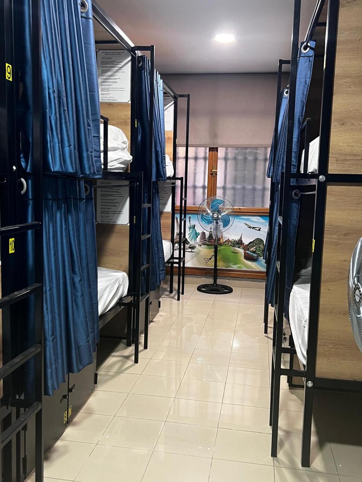 Hostel Estrella 20 Мадрид Экстерьер фото