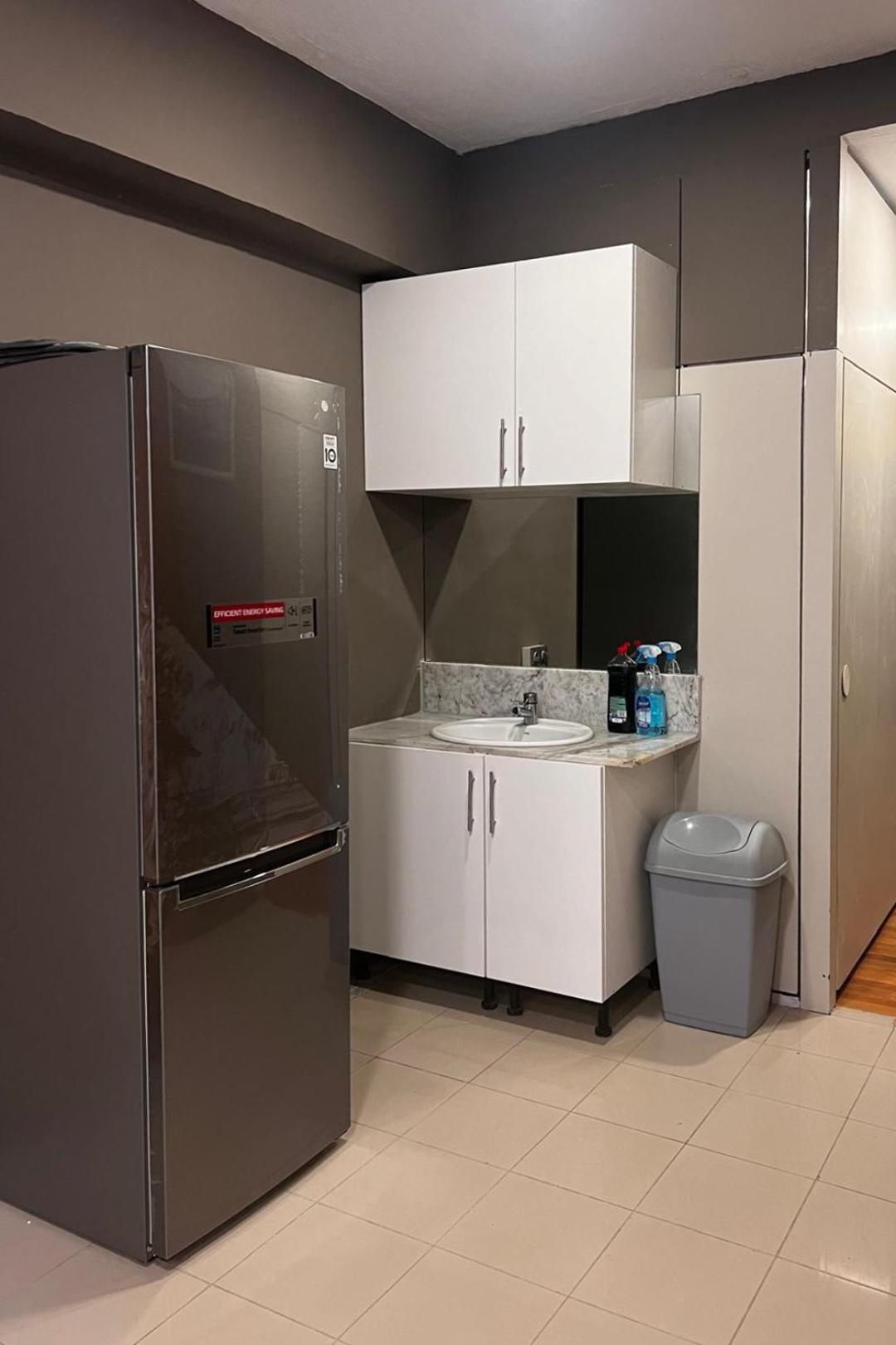Hostel Estrella 20 Мадрид Экстерьер фото