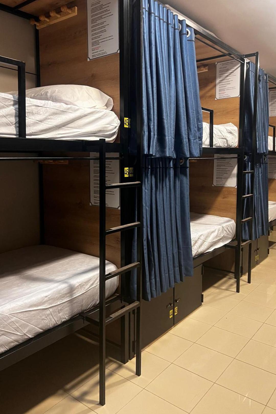 Hostel Estrella 20 Мадрид Экстерьер фото